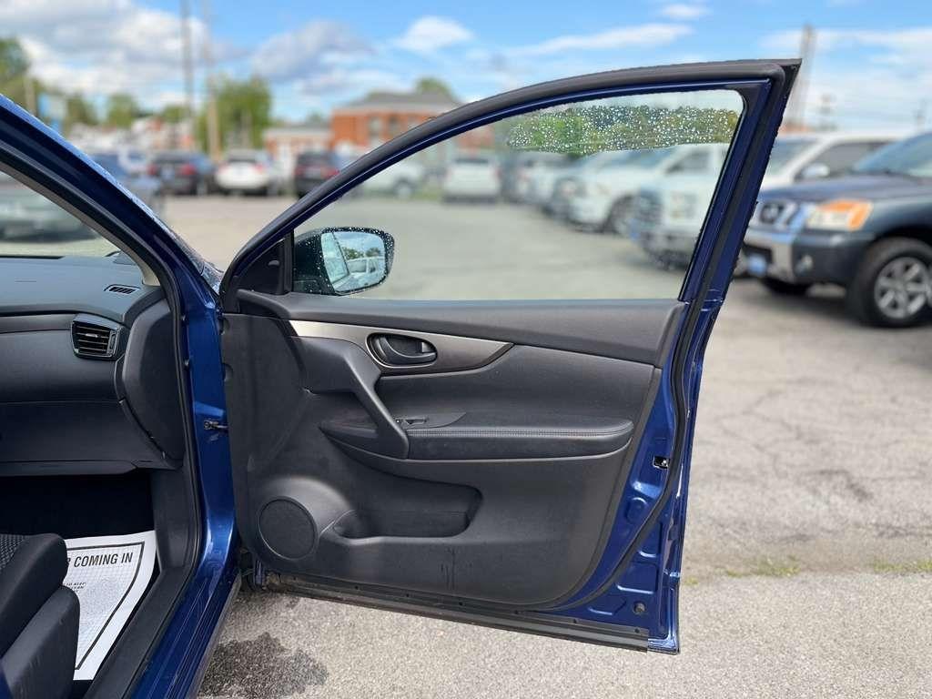 Nissan Rogue Sport  2020