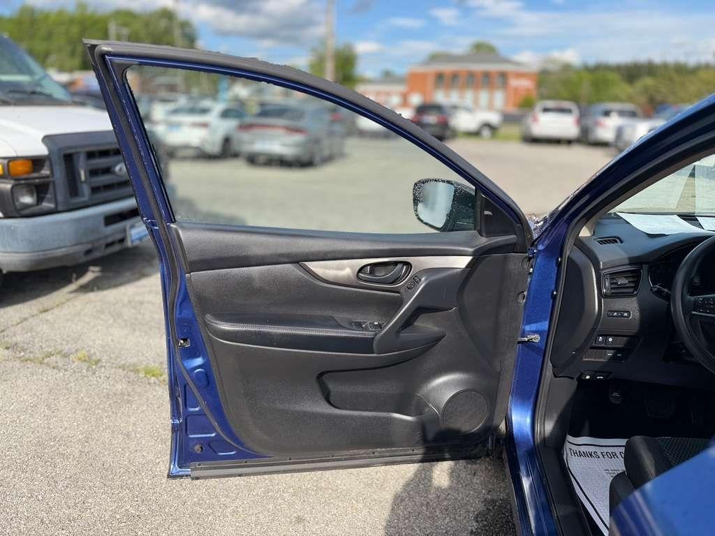 Nissan Rogue Sport  2020