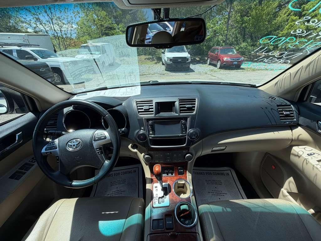 Toyota Highlander  2013