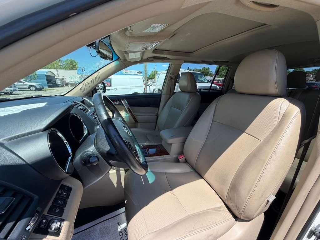 Toyota Highlander  2013