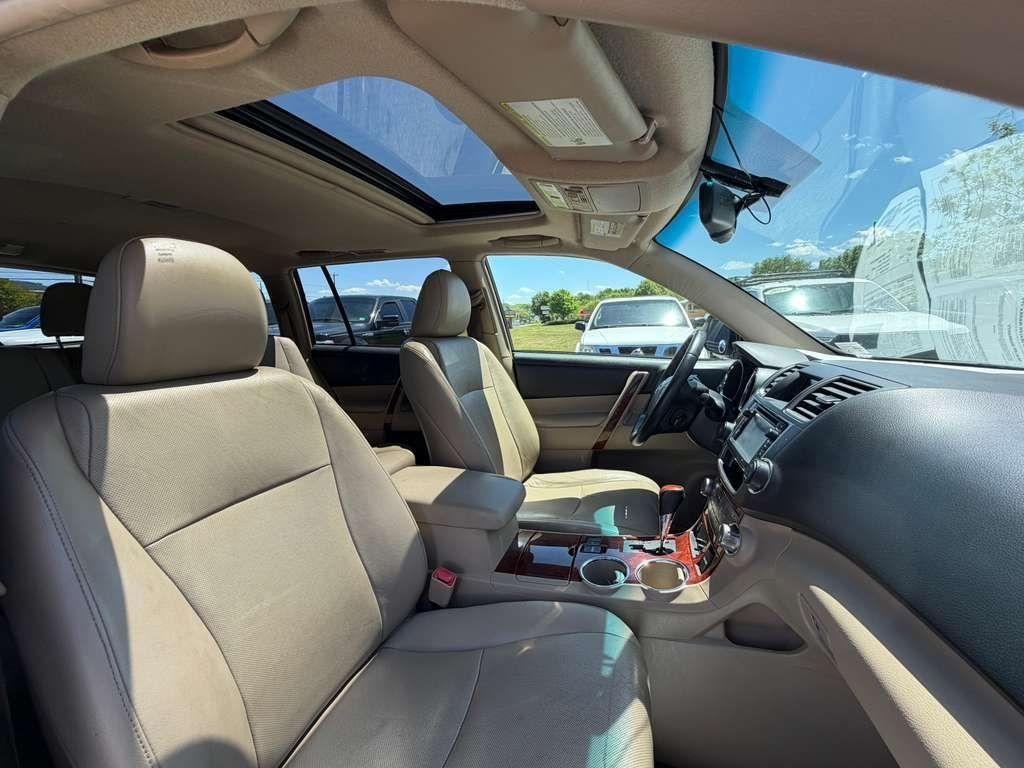 Toyota Highlander  2013