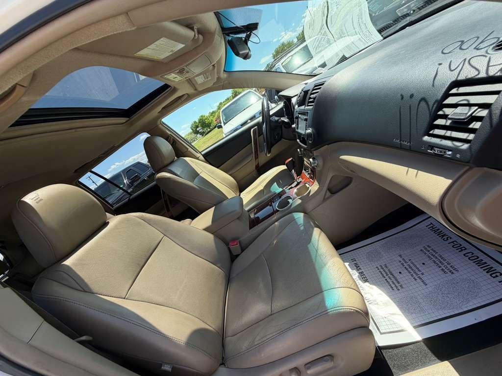 Toyota Highlander  2013