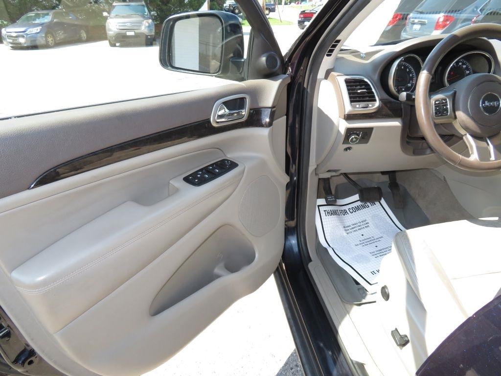 Jeep Grand Cherokee  2011