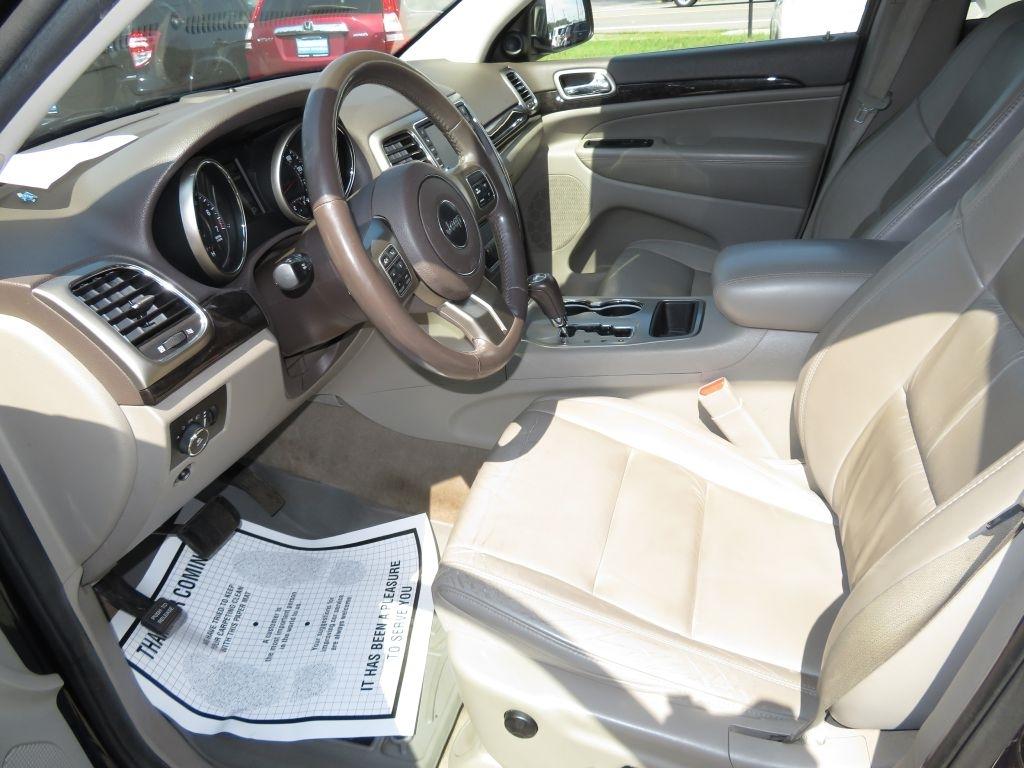 Jeep Grand Cherokee  2011