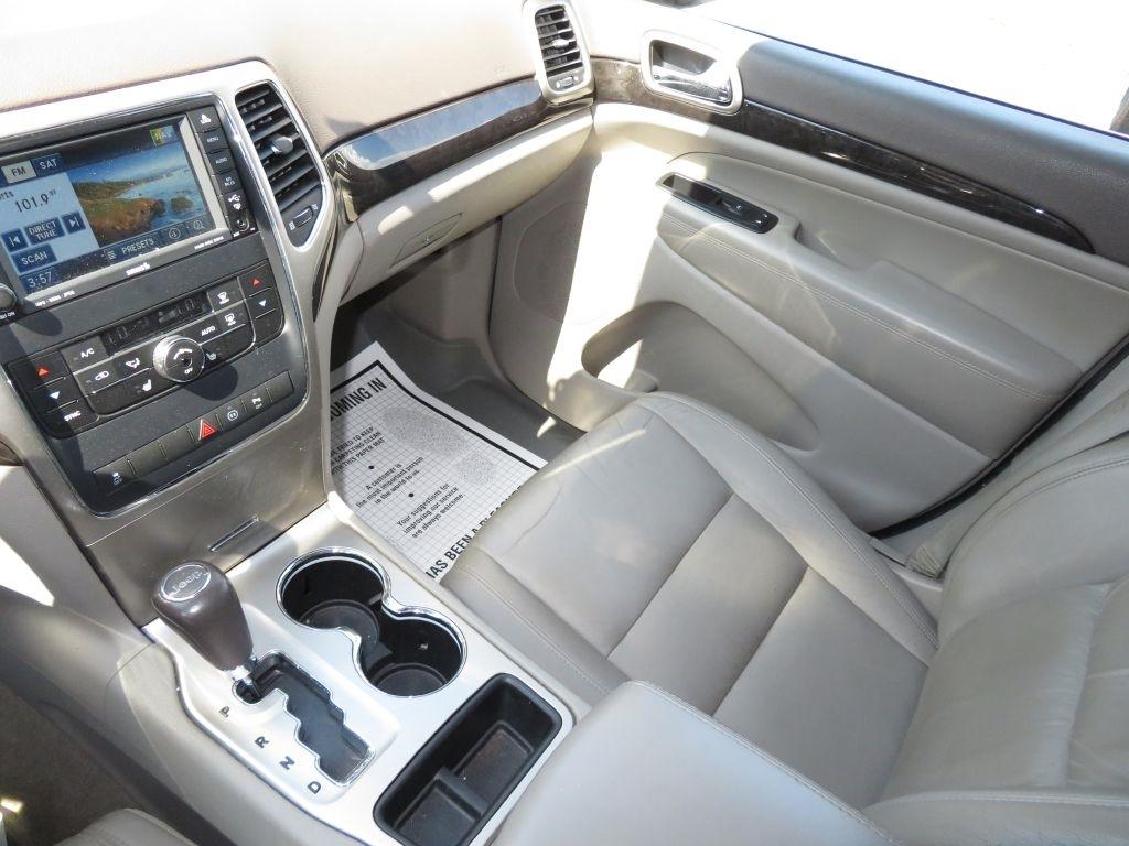 Jeep Grand Cherokee  2011
