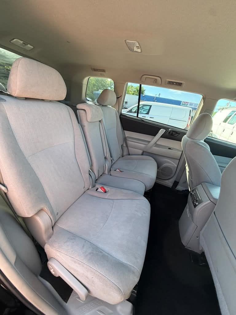 Toyota Highlander  2012