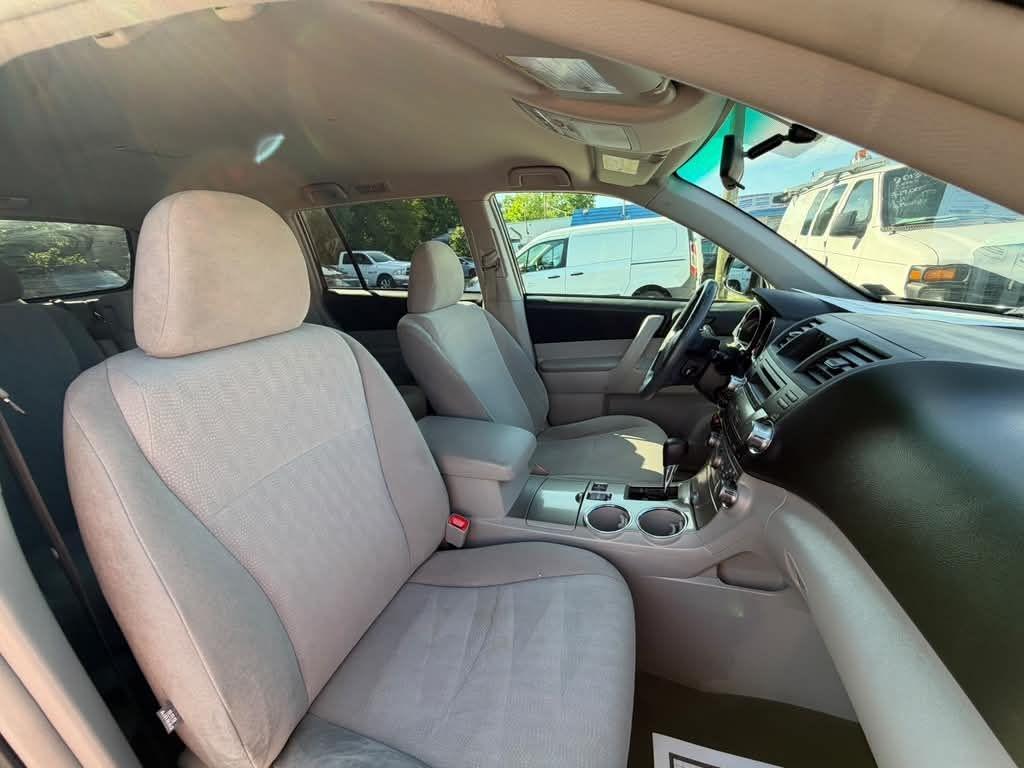 Toyota Highlander  2012