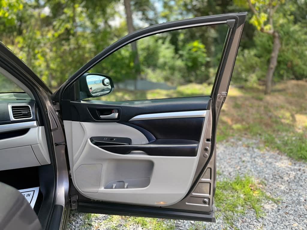 Toyota Highlander  2016