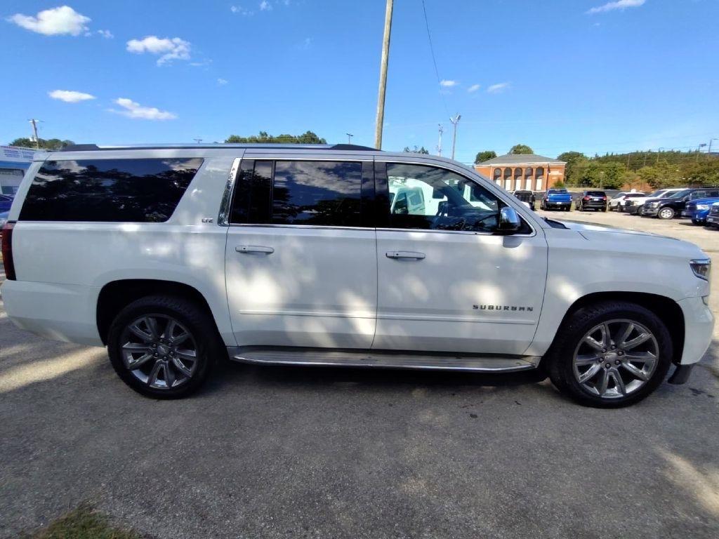 Chevrolet Suburban  2015