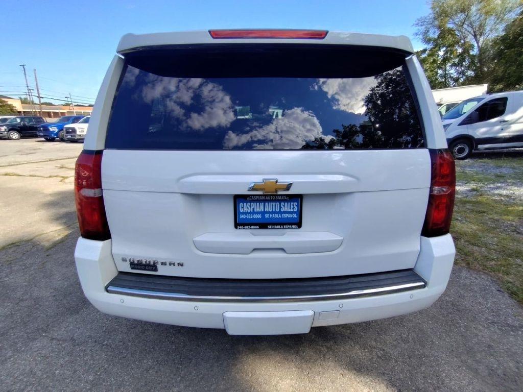 Chevrolet Suburban  2015