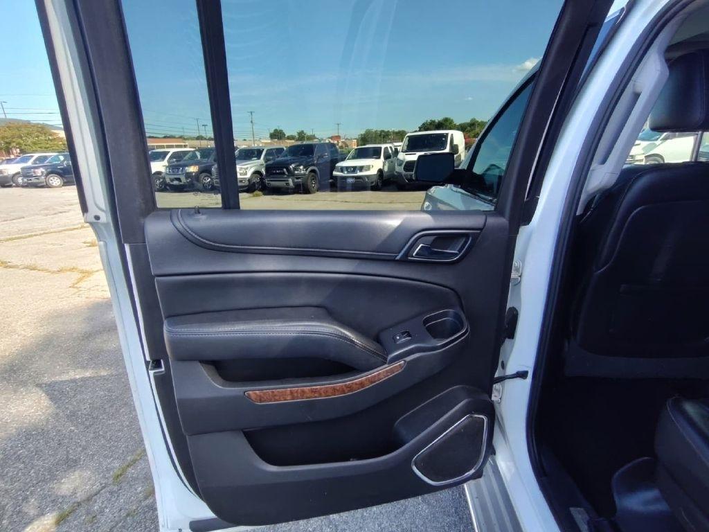 Chevrolet Suburban  2015