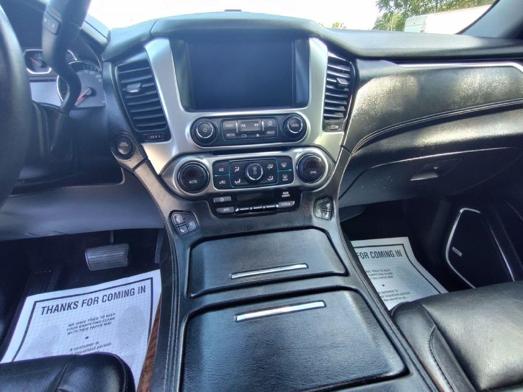 Chevrolet Suburban  2015