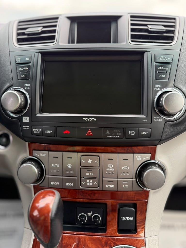 Toyota Highlander  2011