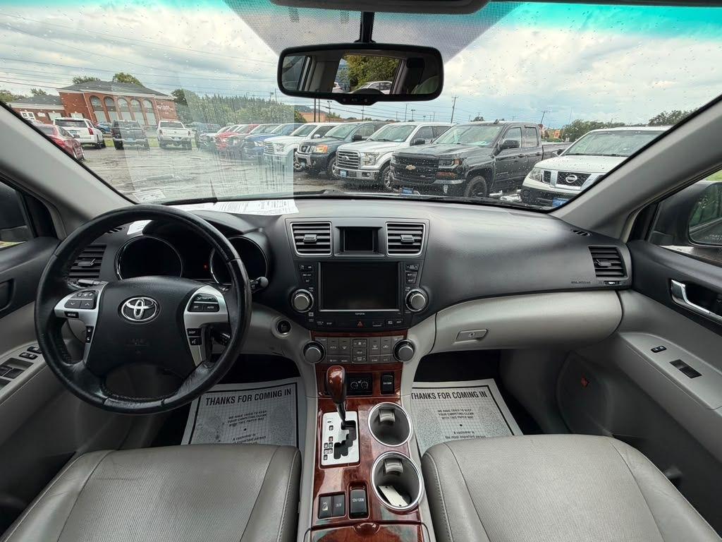 Toyota Highlander  2011