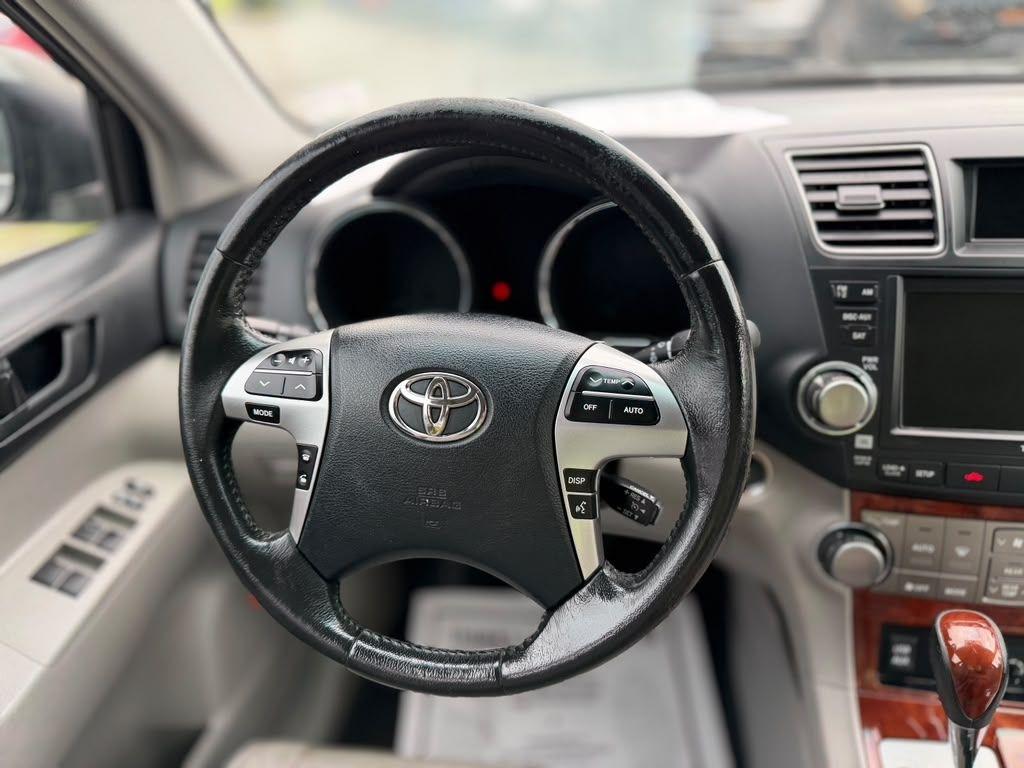Toyota Highlander  2011