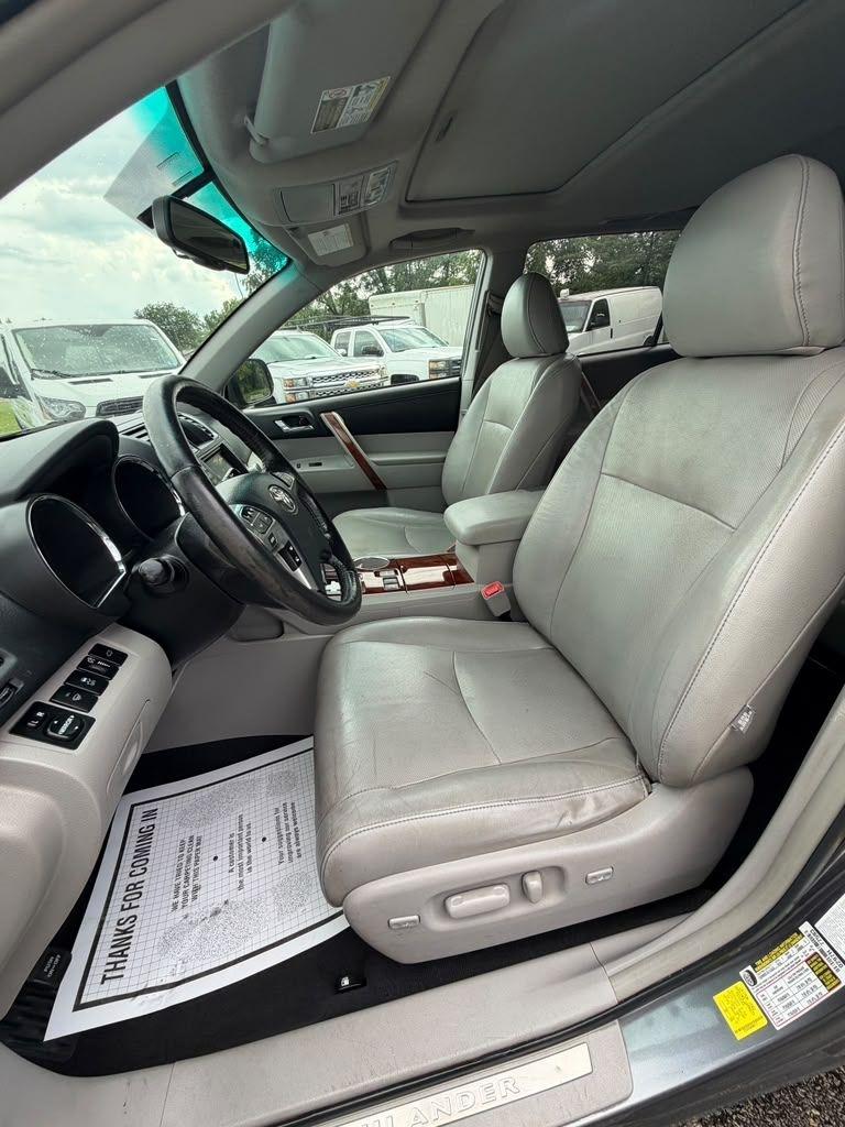 Toyota Highlander  2011