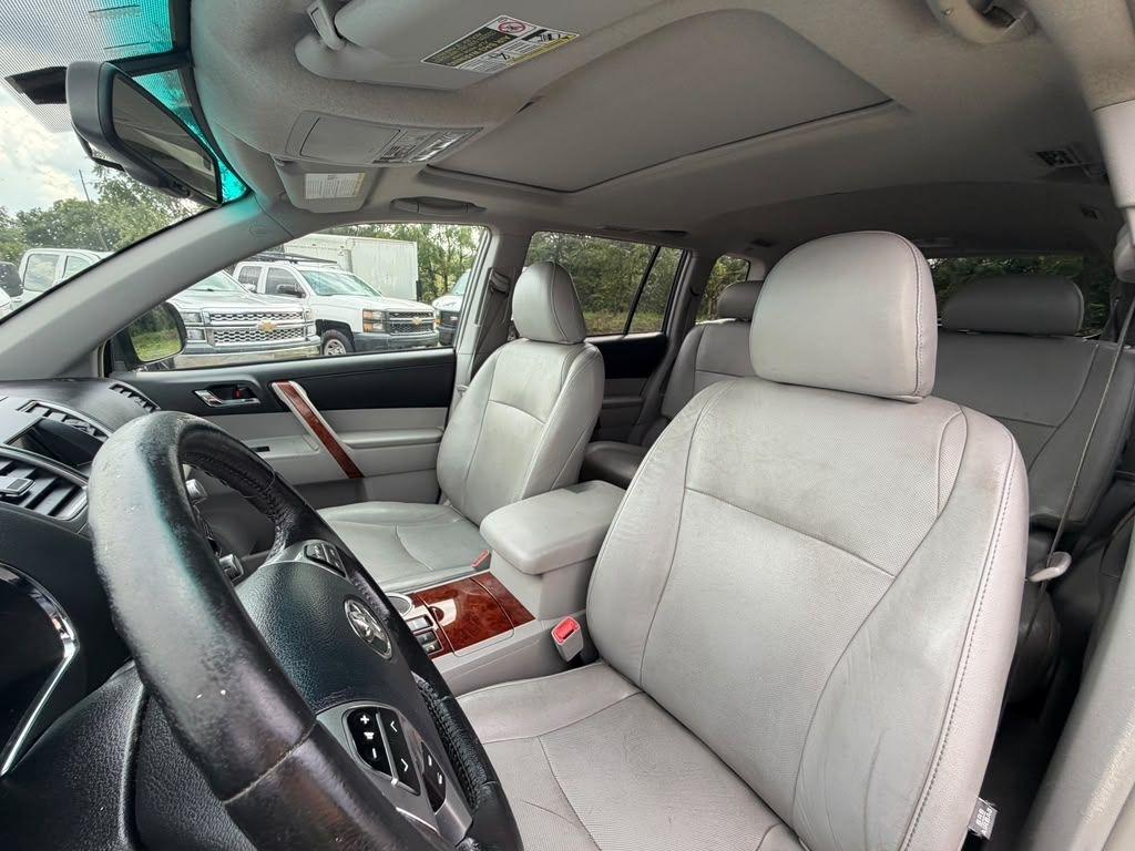 Toyota Highlander  2011