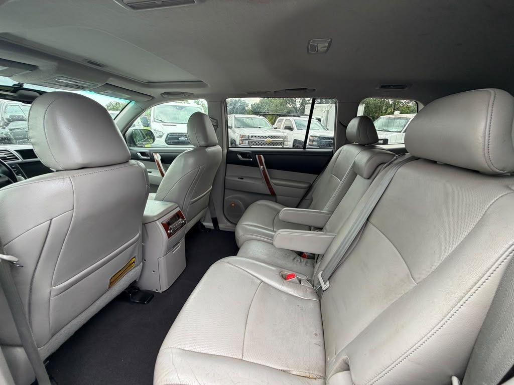 Toyota Highlander  2011