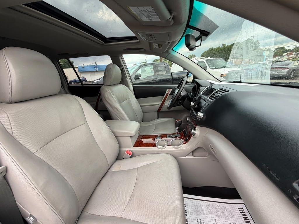 Toyota Highlander  2011