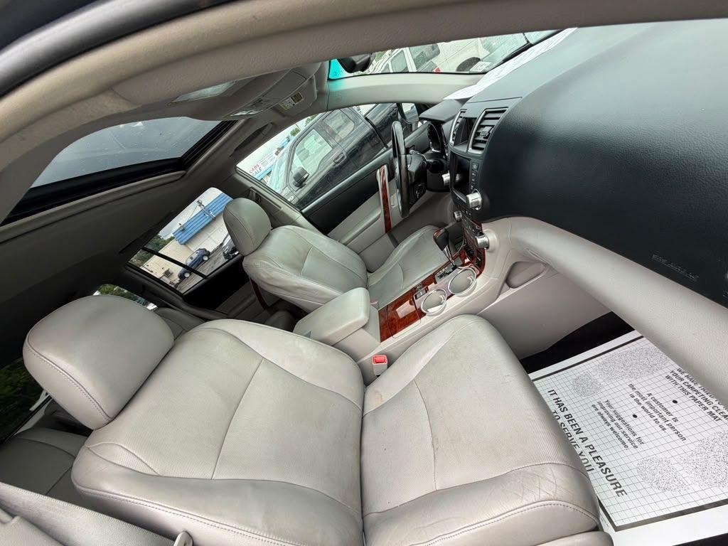 Toyota Highlander  2011