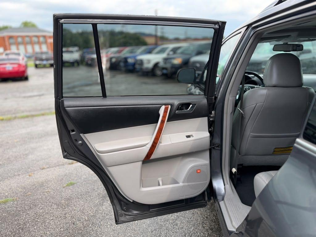 Toyota Highlander  2011