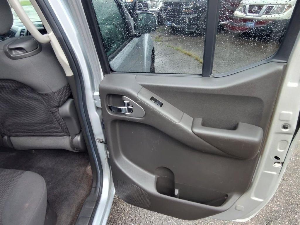 Nissan Frontier 2WD  2005
