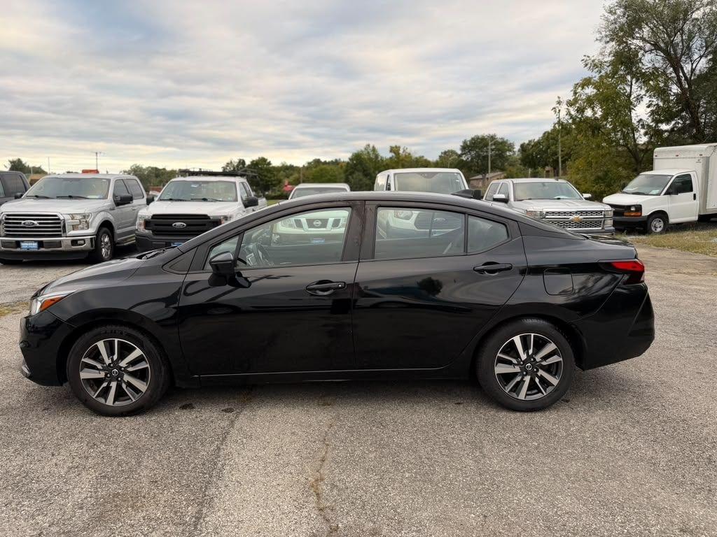 Nissan Versa  2021