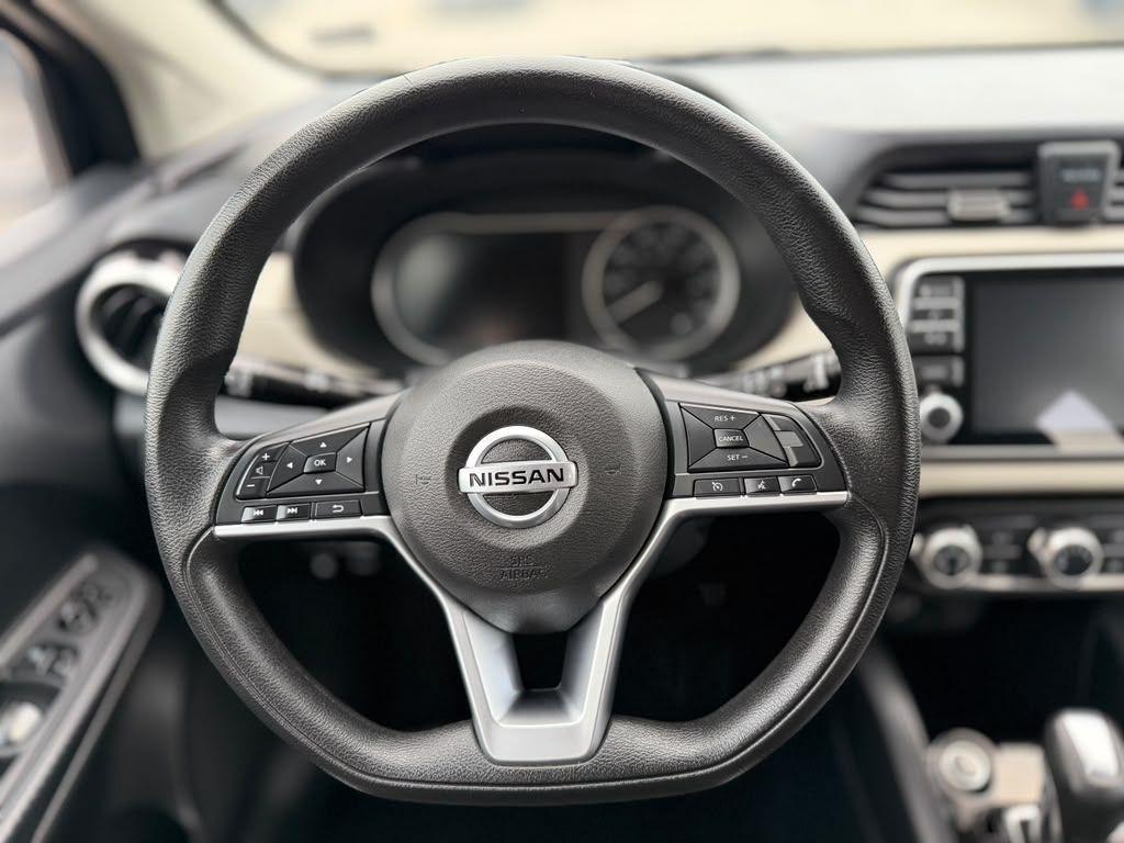 Nissan Versa  2021