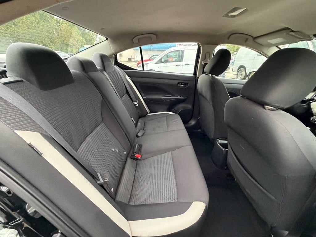 Nissan Versa  2021