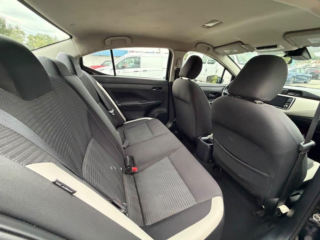 Nissan Versa  2021