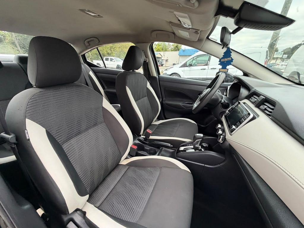 Nissan Versa  2021