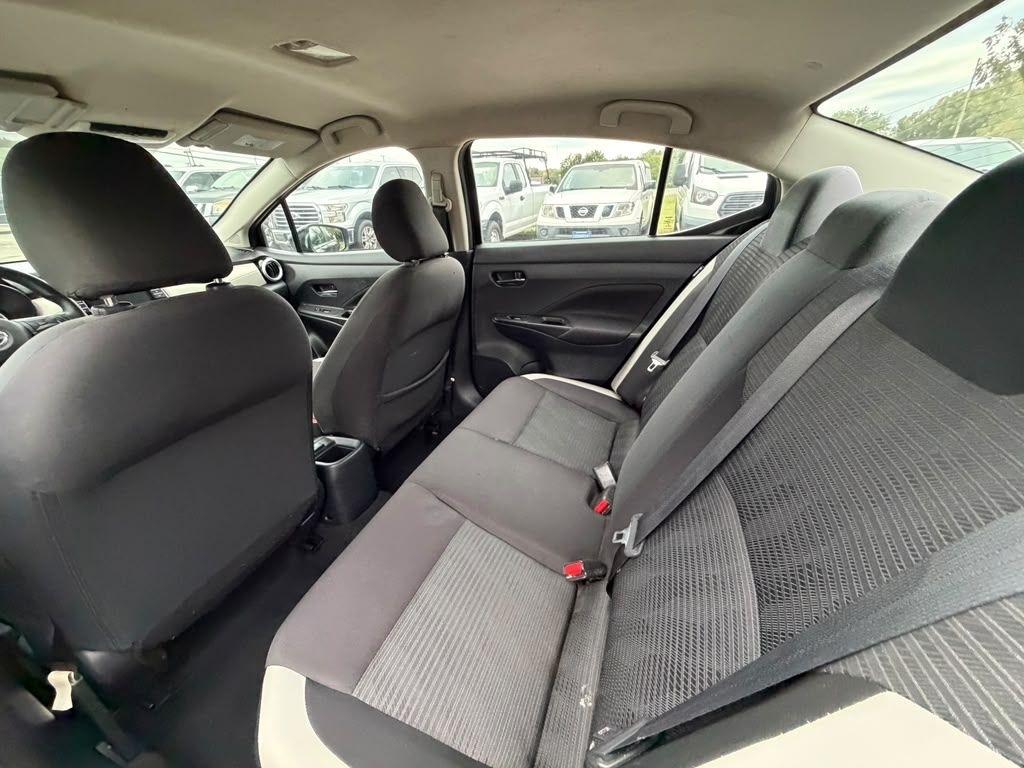 Nissan Versa  2021