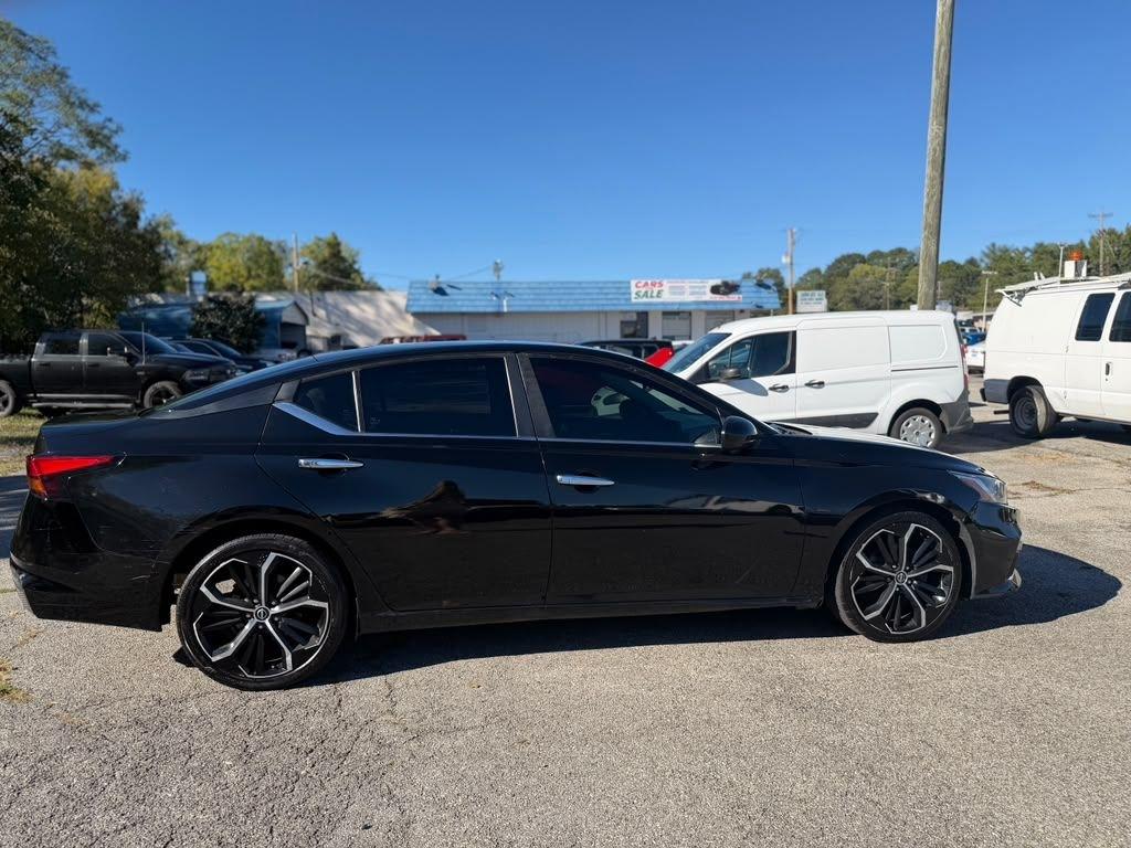 Nissan Altima  2020
