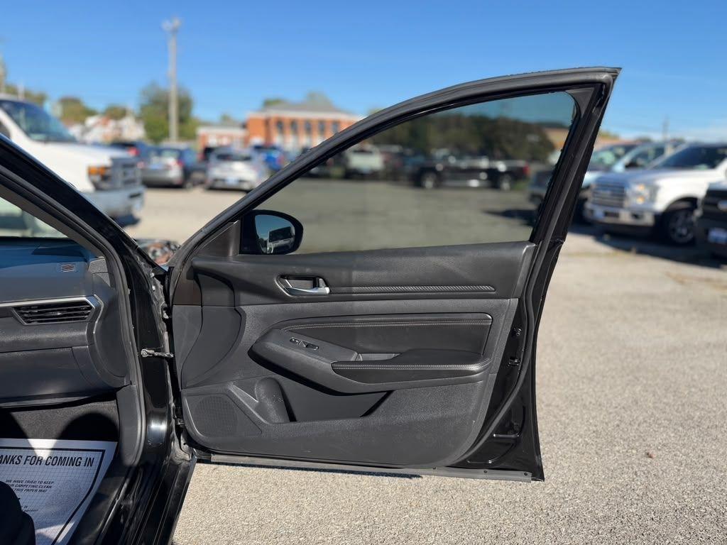 Nissan Altima  2020
