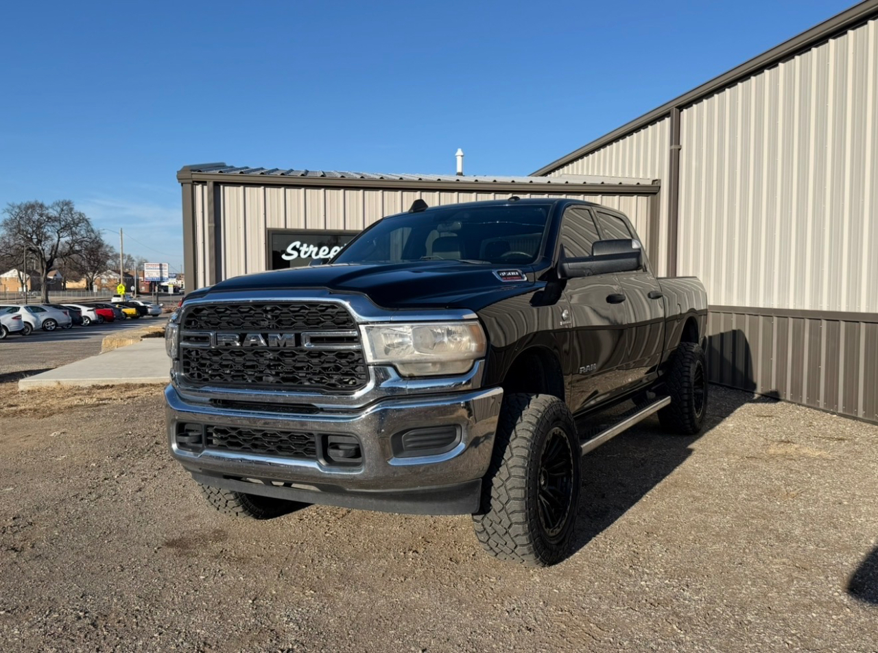 RAM 3500 Tradesman Crew Cab 4WD 2022