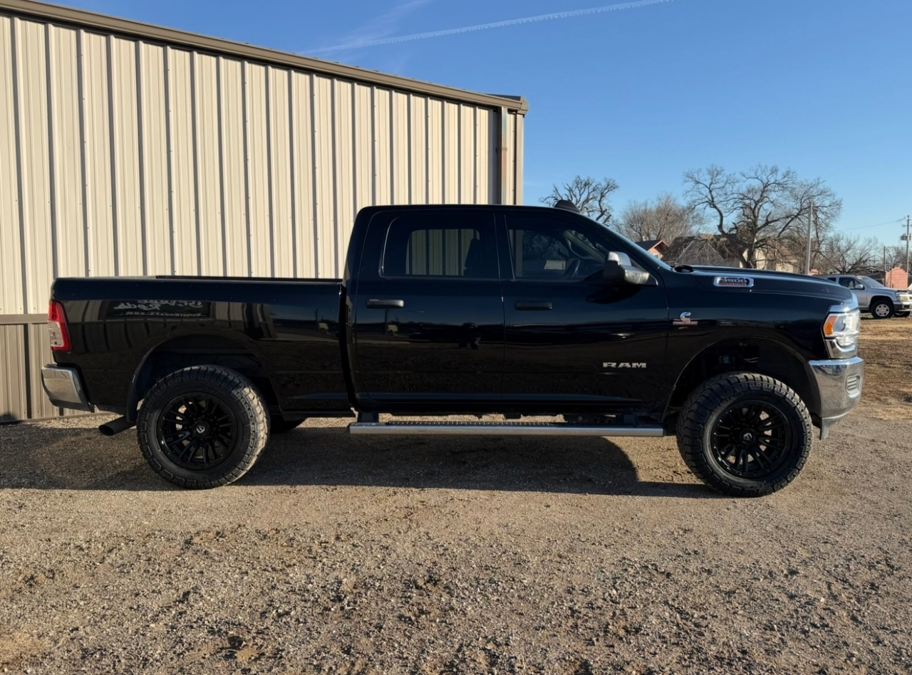 RAM 3500 Tradesman Crew Cab 4WD 2022