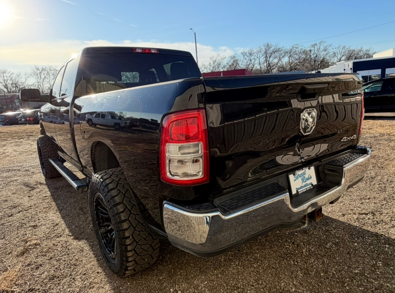 RAM 3500 Tradesman Crew Cab 4WD 2022