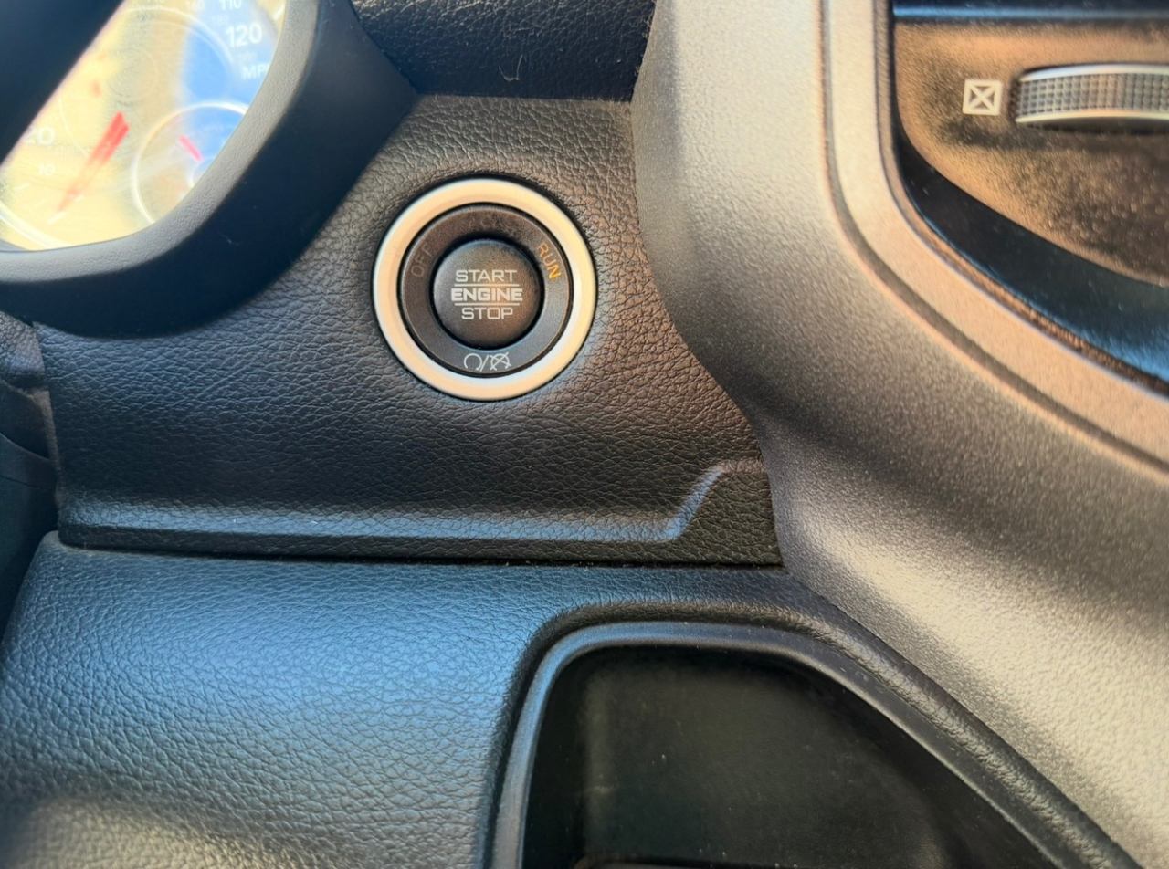 RAM 3500 Tradesman Crew Cab 4WD 2022