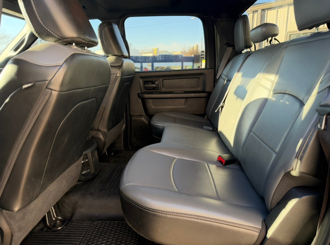 RAM 3500 Tradesman Crew Cab 4WD 2022