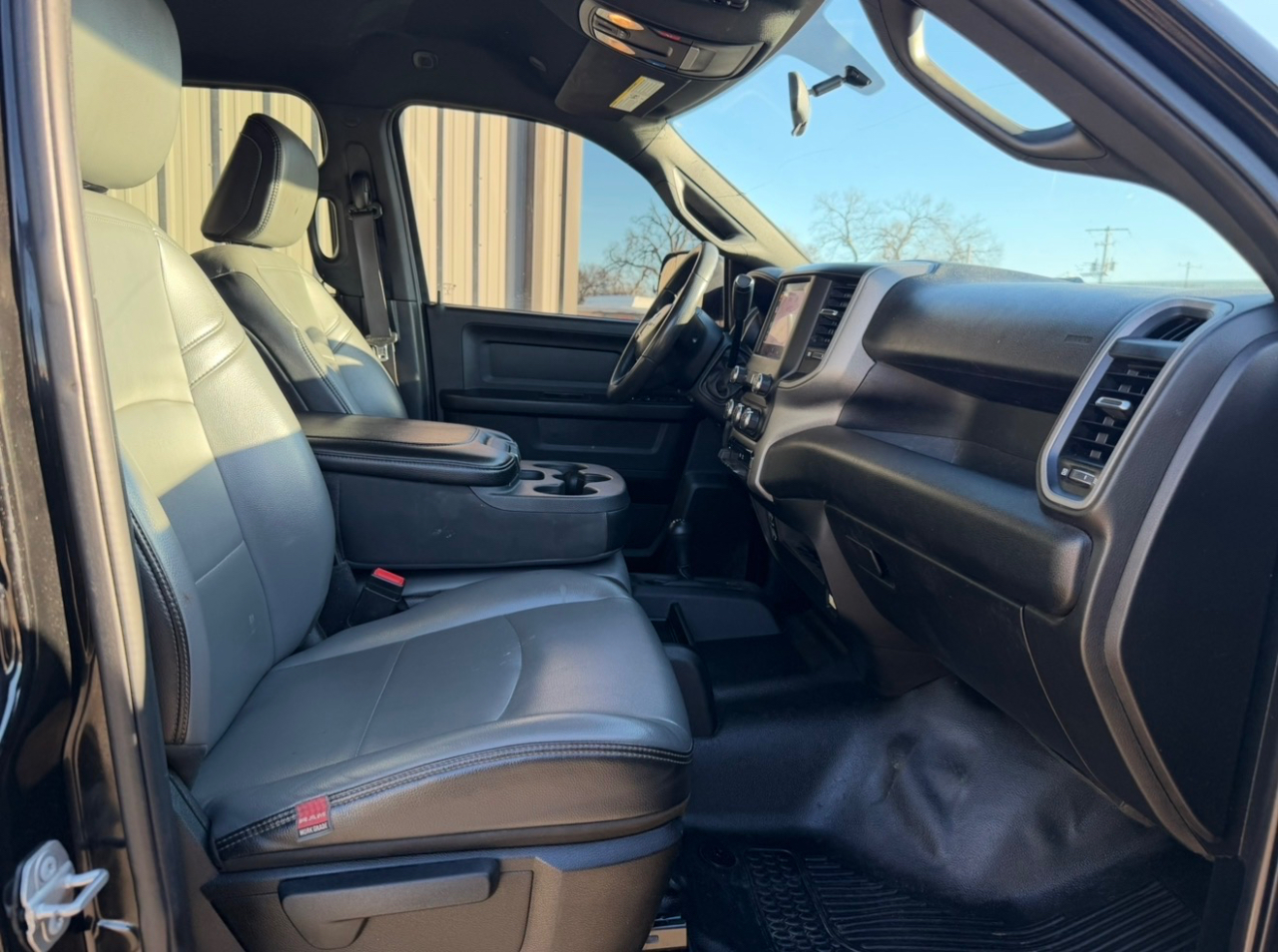 RAM 3500 Tradesman Crew Cab 4WD 2022