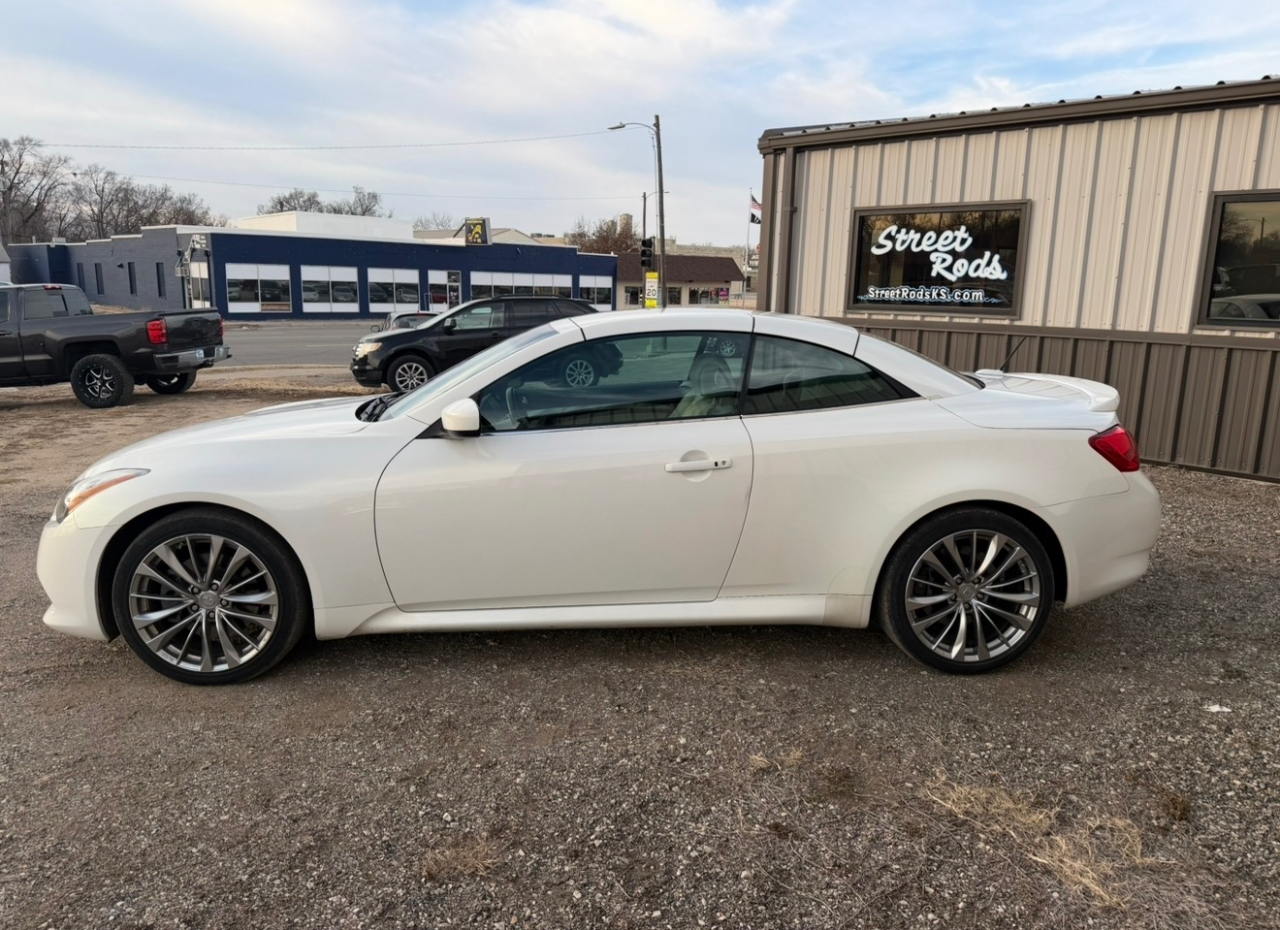 Infiniti G Convertible Base 2011