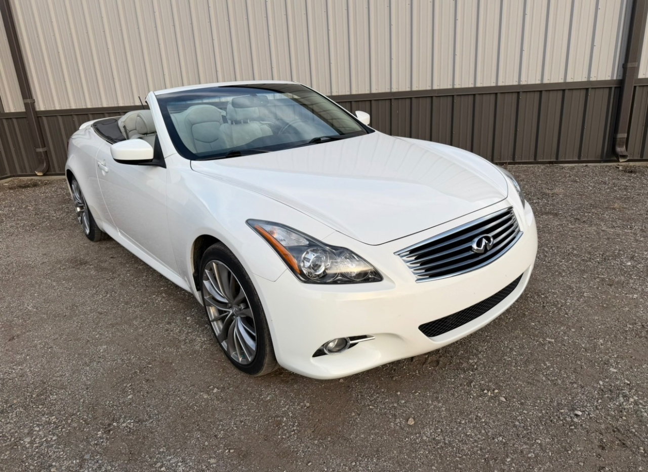 Infiniti G Convertible Base 2011