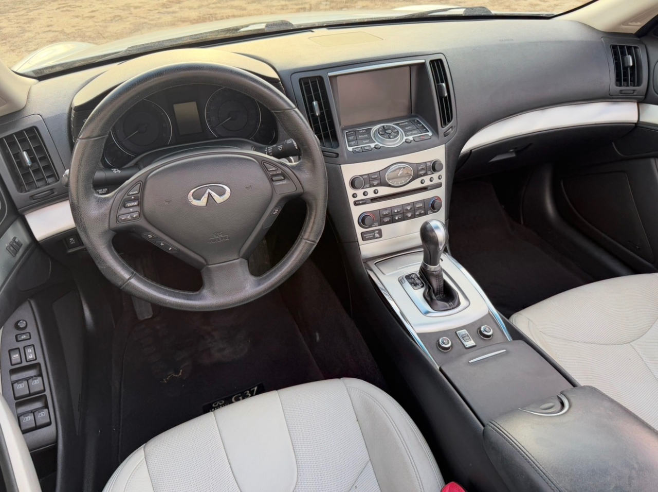 Infiniti G Convertible Base 2011