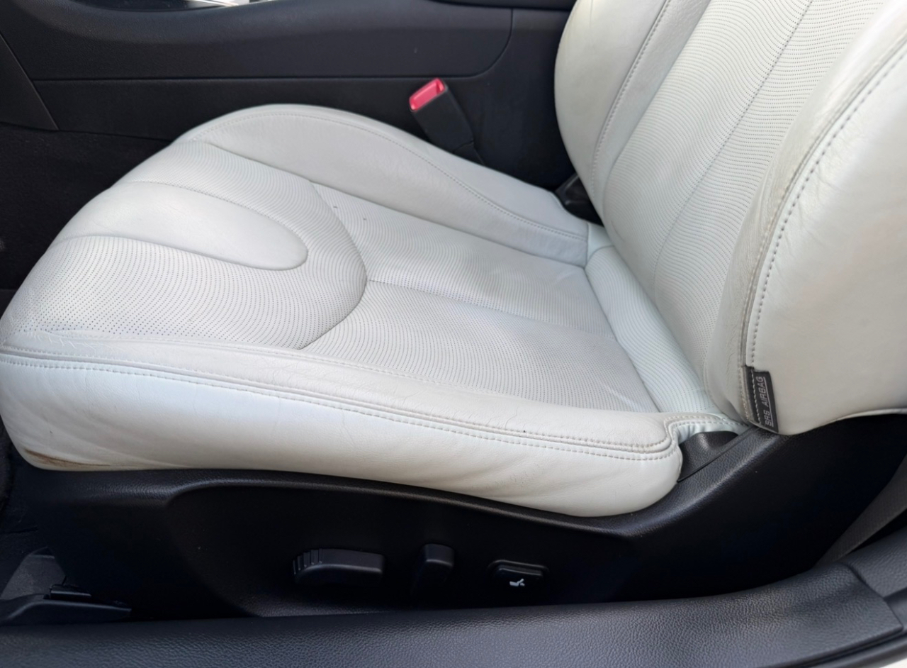 Infiniti G Convertible Base 2011