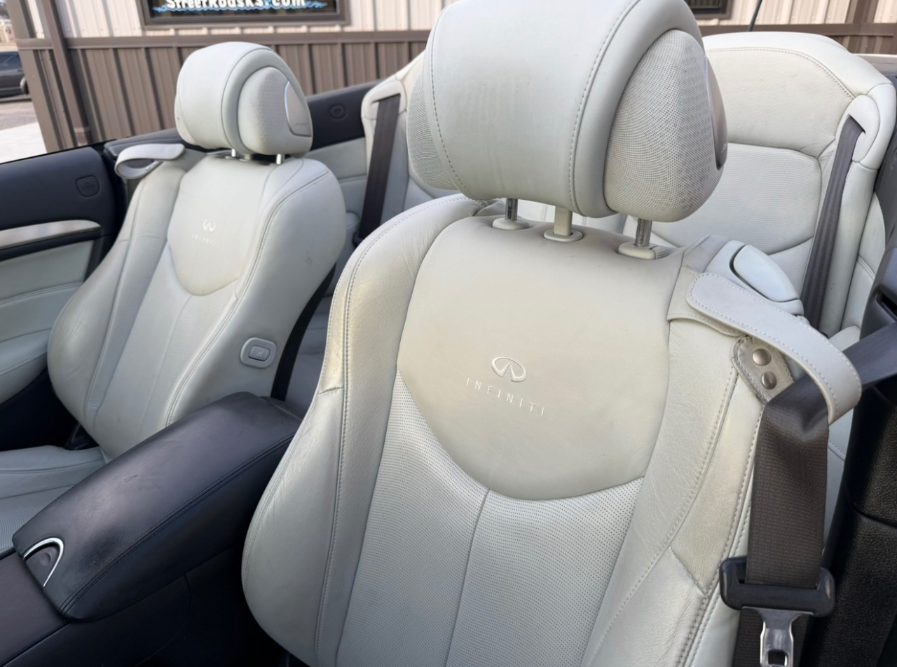 Infiniti G Convertible Base 2011