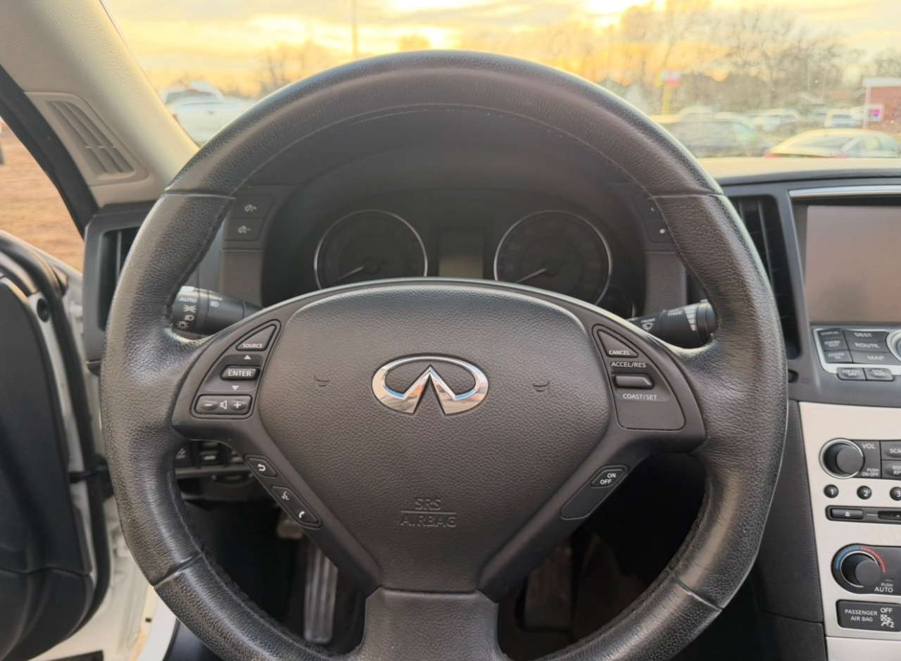 Infiniti G Convertible Base 2011