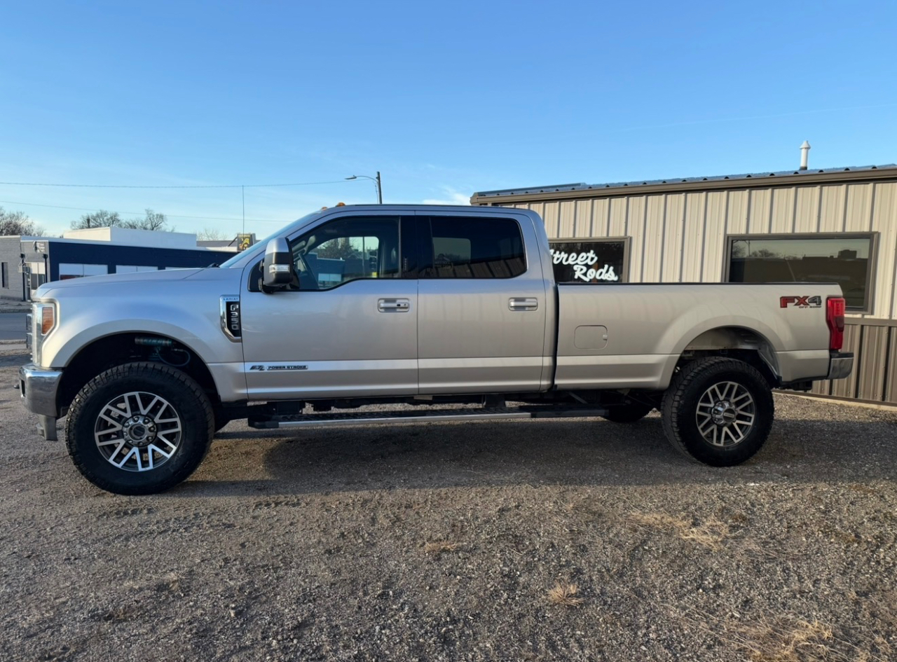 Ford F-350 SD Lariat Crew Cab 4WD 2017