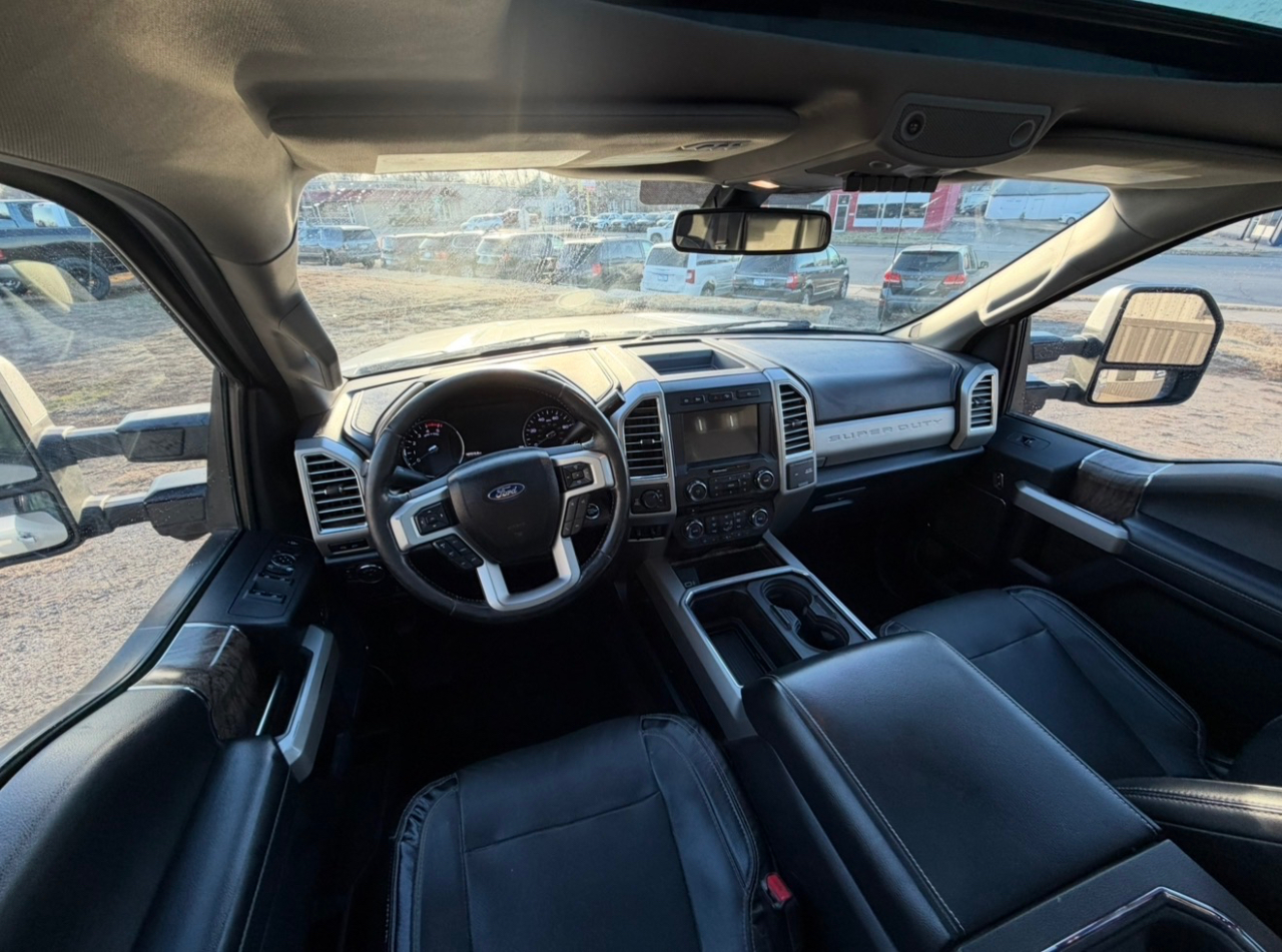 Ford F-350 SD Lariat Crew Cab 4WD 2017