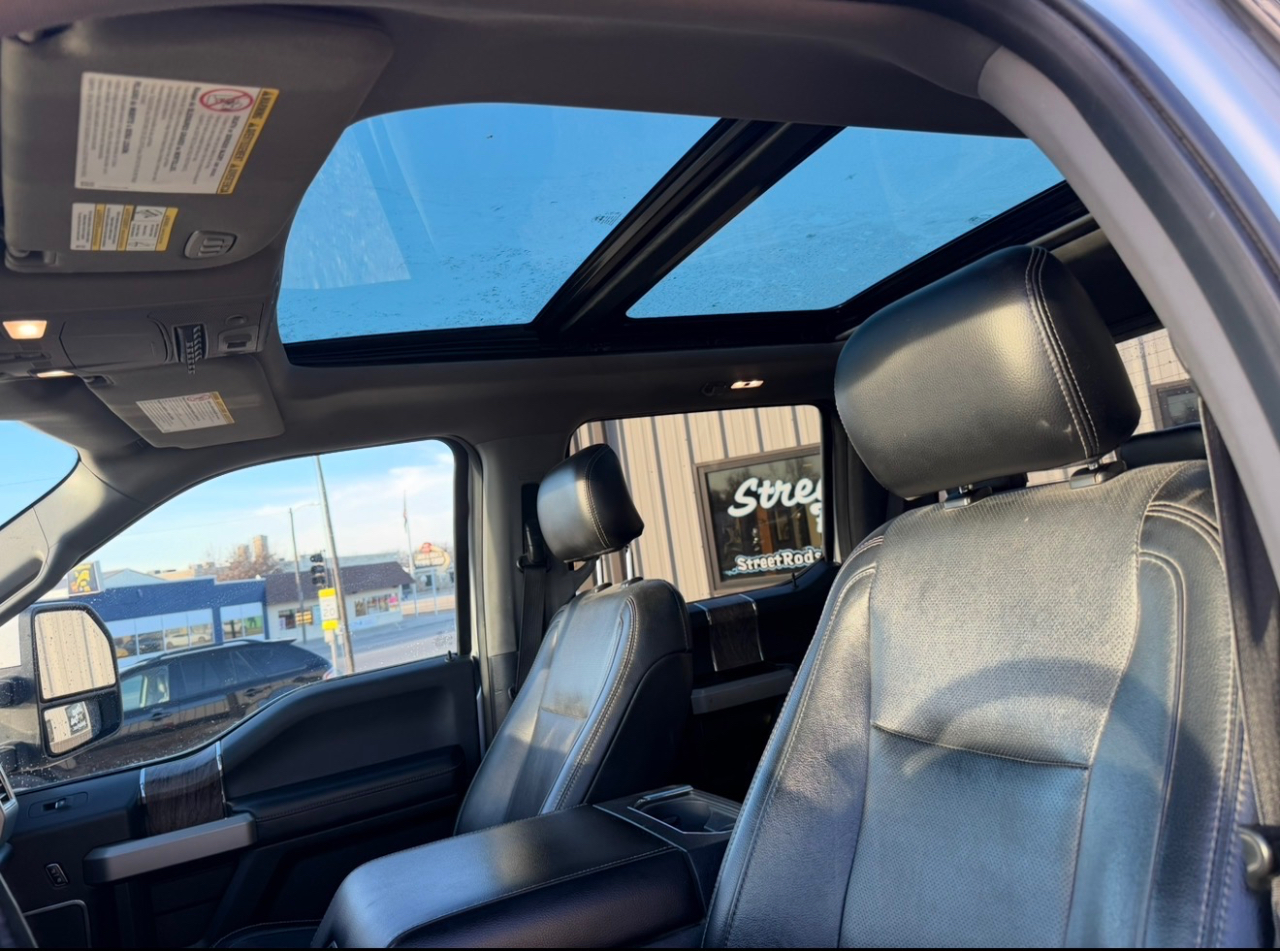 Ford F-350 SD Lariat Crew Cab 4WD 2017