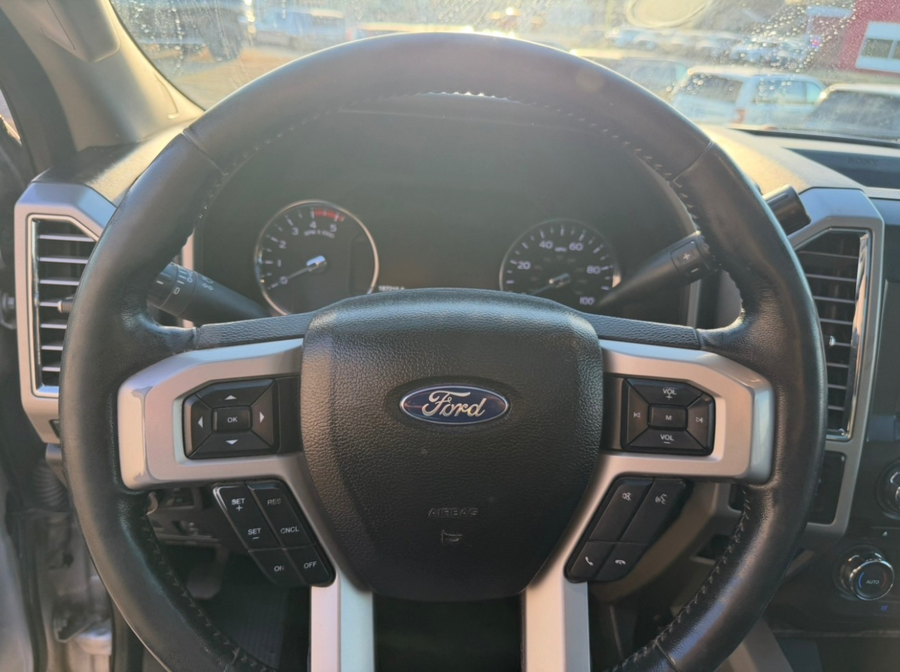 Ford F-350 SD Lariat Crew Cab 4WD 2017